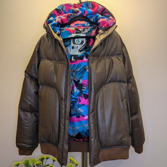 Leather Volcom ski jacket in excellent condition - Picture 1 of 9